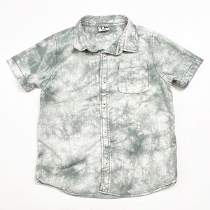 Cotton On green/white tie dye print boys short sleeve button shirt